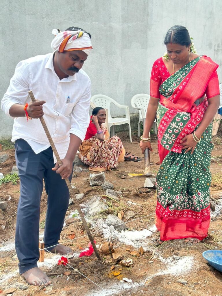 పేదోడి సొంతింటి కలకు సర్పంచ్ అండ: ప్రభుత్వం ఇందిరమ్మ ఇల్లు ఇస్తే.. సొంత డబ్బులతో ఉచితంగా నిర్మిస్తున్న నాయకుడు!