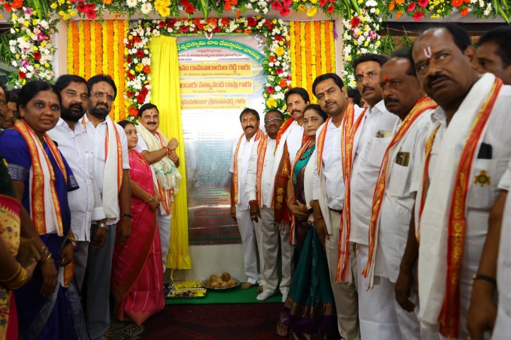 తిరుమల తరహాలో వాడపల్లి దివ్యక్షేత్రం అభివృద్ధి: రూ.6.25 కోట్లతో వకుళమాత అన్నదాన భవనం ప్రారంభం