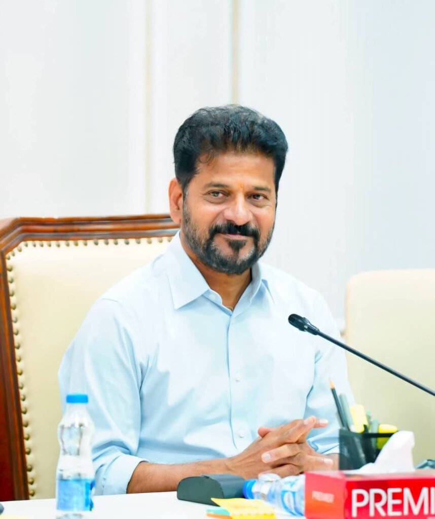 తెలంగాణ సంస్కృతి ఉట్టిపడేలా ఆదిలాబాద్, వరంగల్ విమానాశ్రయాలు, ఢిల్లీ తెలంగాణ భవన్ నిర్మాణాలు: సీఎంతో ఉన్నతస్థాయి సమీక్ష