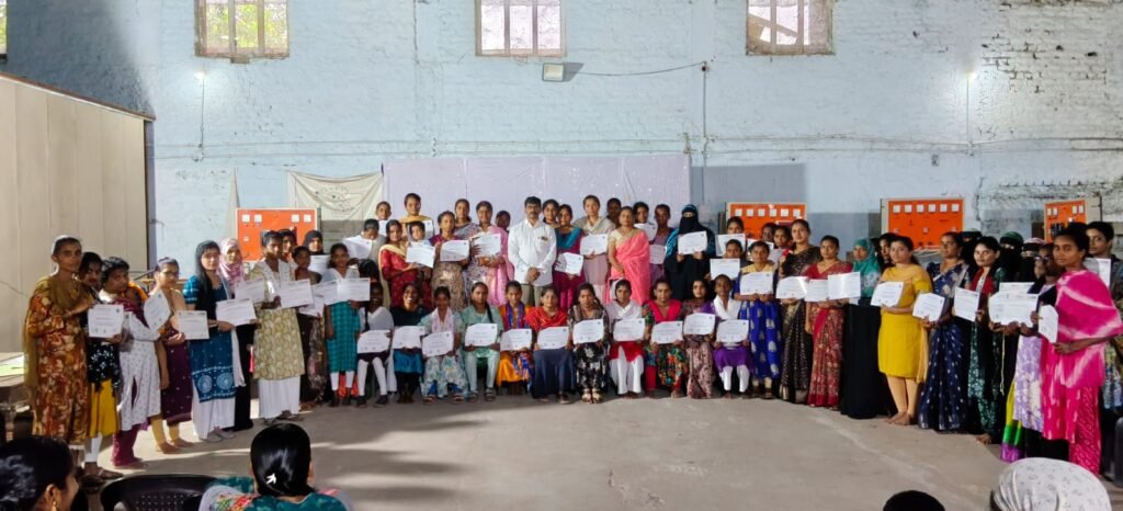 బీసీఐటీలో ఉచిత కుట్టుమిషన్ శిక్షణ పూర్తి చేసిన విద్యార్థినులకు సర్టిఫికెట్ల పంపిణీ