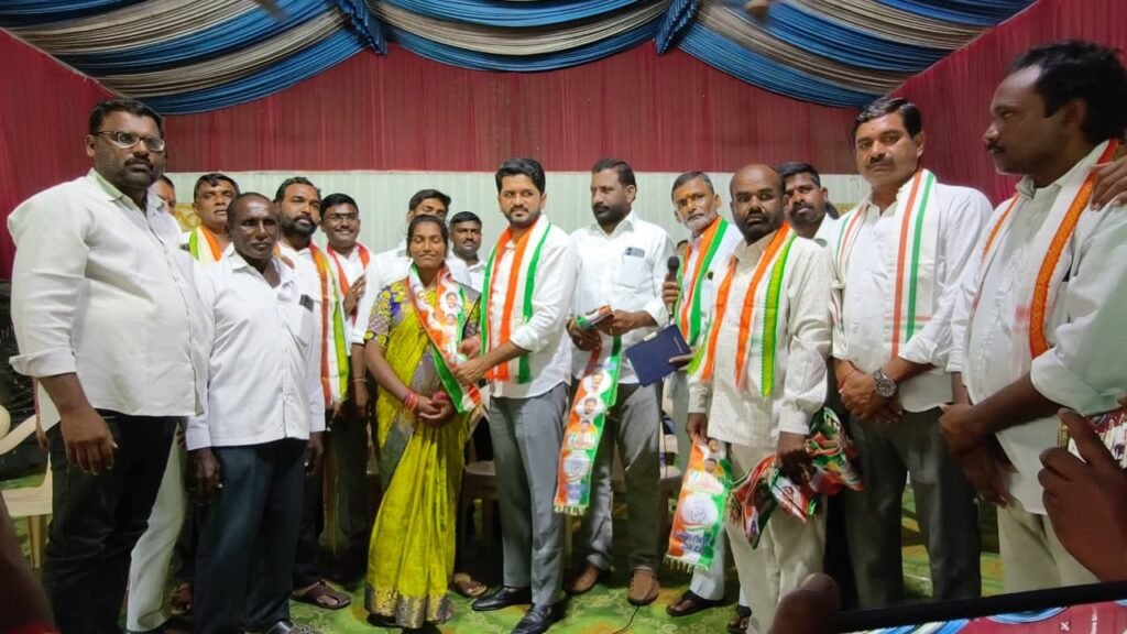 వీణవంకలో కాంగ్రెస్‌లోకి భారీ చేరికలు