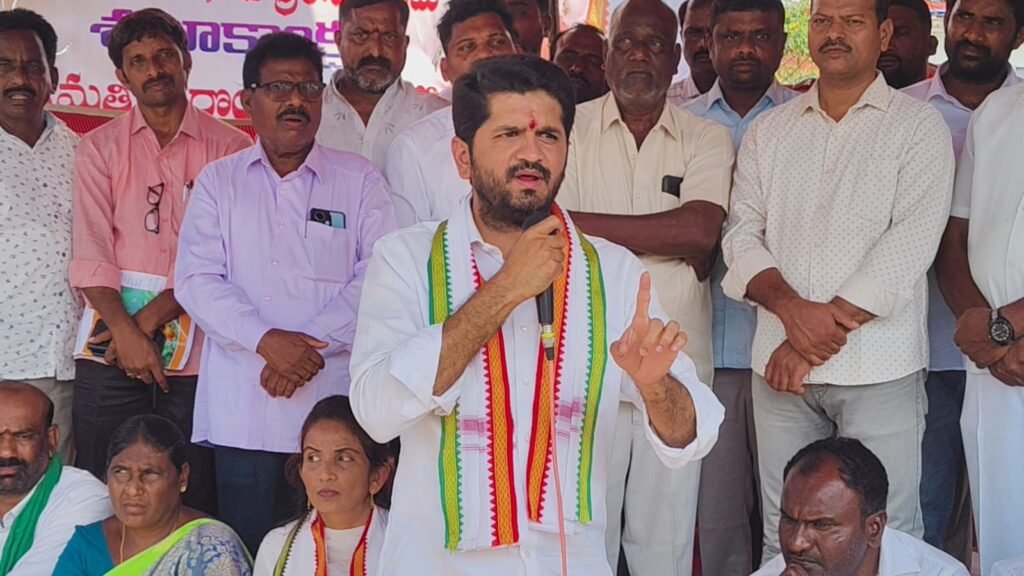స్పీకర్ పై అనుచిత వ్యాఖ్యలు: బిఆర్ఎస్ ఎమ్మెల్సీ తాతా మధుపై చర్యలకు వొడితల ప్రణవ్ డిమాండ్