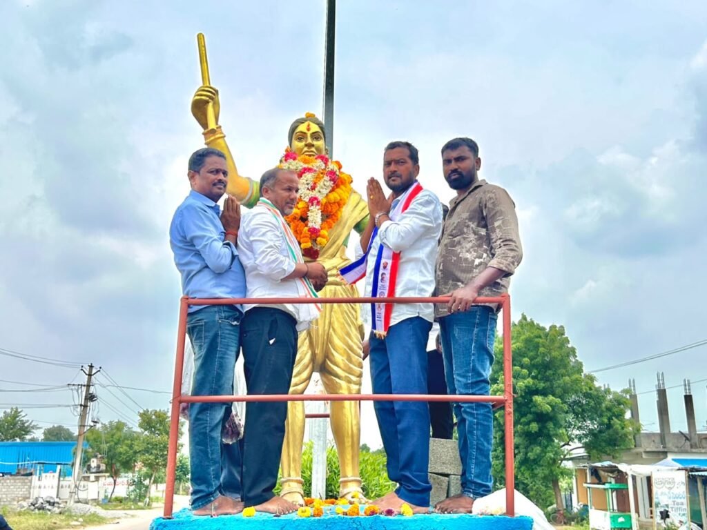 ఘనంగా చాకలి ఐలమ్మ వర్ధంతి: పూలమాలలు వేసి నివాళులర్పించిన బీసీ సంక్షేమ సంఘం నాయకులు