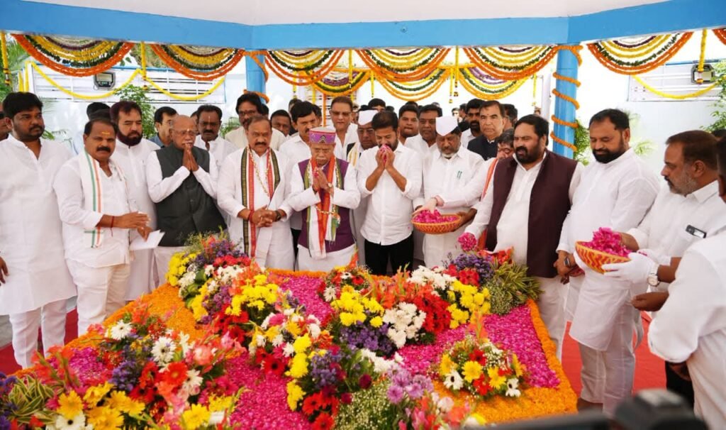 బాపూ ఘాట్‌లో గాంధీజీకి ఘన నివాళి: గవర్నర్, సీఎం చేతుల మీదుగా డిజిటల్ మ్యూజియం ప్రారంభం