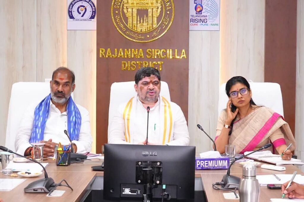 వేములవాడ ఆలయ అభివృద్ధి పనులను త్వరితగతిన పూర్తి చేయాలి: మంత్రి పొన్నం ప్రభాకర్