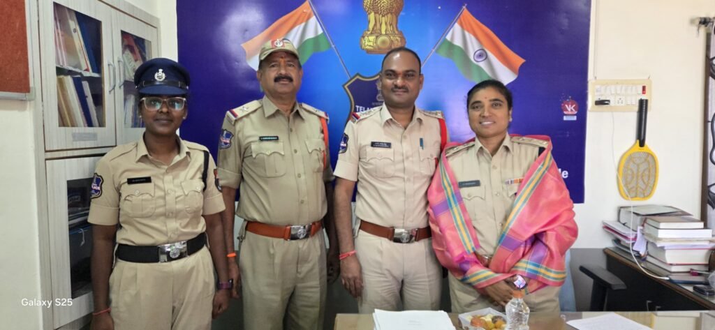 రాష్ట్రస్థాయి పోలీస్ క్రీడల్లో సత్తా చాటిన హుజూరాబాద్ ఏసిపి మాధవి.. ఘనంగా సత్కరించిన జమ్మికుంట సీఐ రామకృష్ణ, పోలీస్ సిబ్బంది