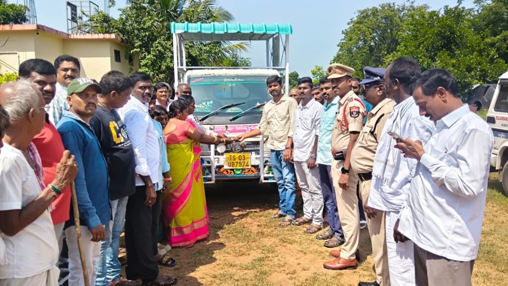 సిరిసేడు గ్రామానికి వైకుంఠ రథం విరాళం: కీ.శే. రేణుకుంట్ల సంపత్ జ్ఞాపకార్థం అందజేసిన సర్పంచ్ శ్యామల-కుమార్