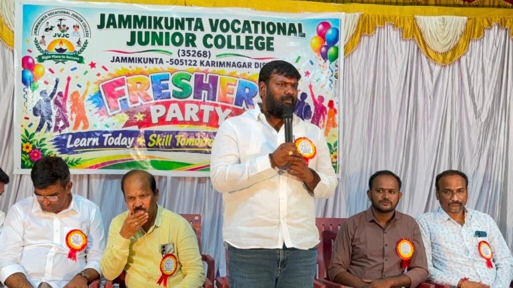 విద్యార్థులు క్రమశిక్షణతో చదివి ఉన్నత శిఖరాలను అధిరోహించాలి: జమ్మికుంట మున్సిపల్ చైర్మన్ ప్రశాంత్ కుమార్