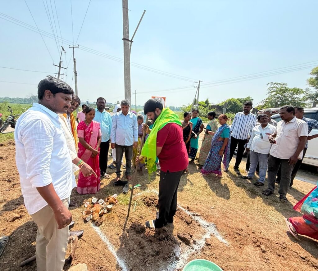 ఆబాది జమ్మికుంటలో వైభవంగా హైమాస్ట్ లైట్ నిర్మాణానికి భూమి పూజ
